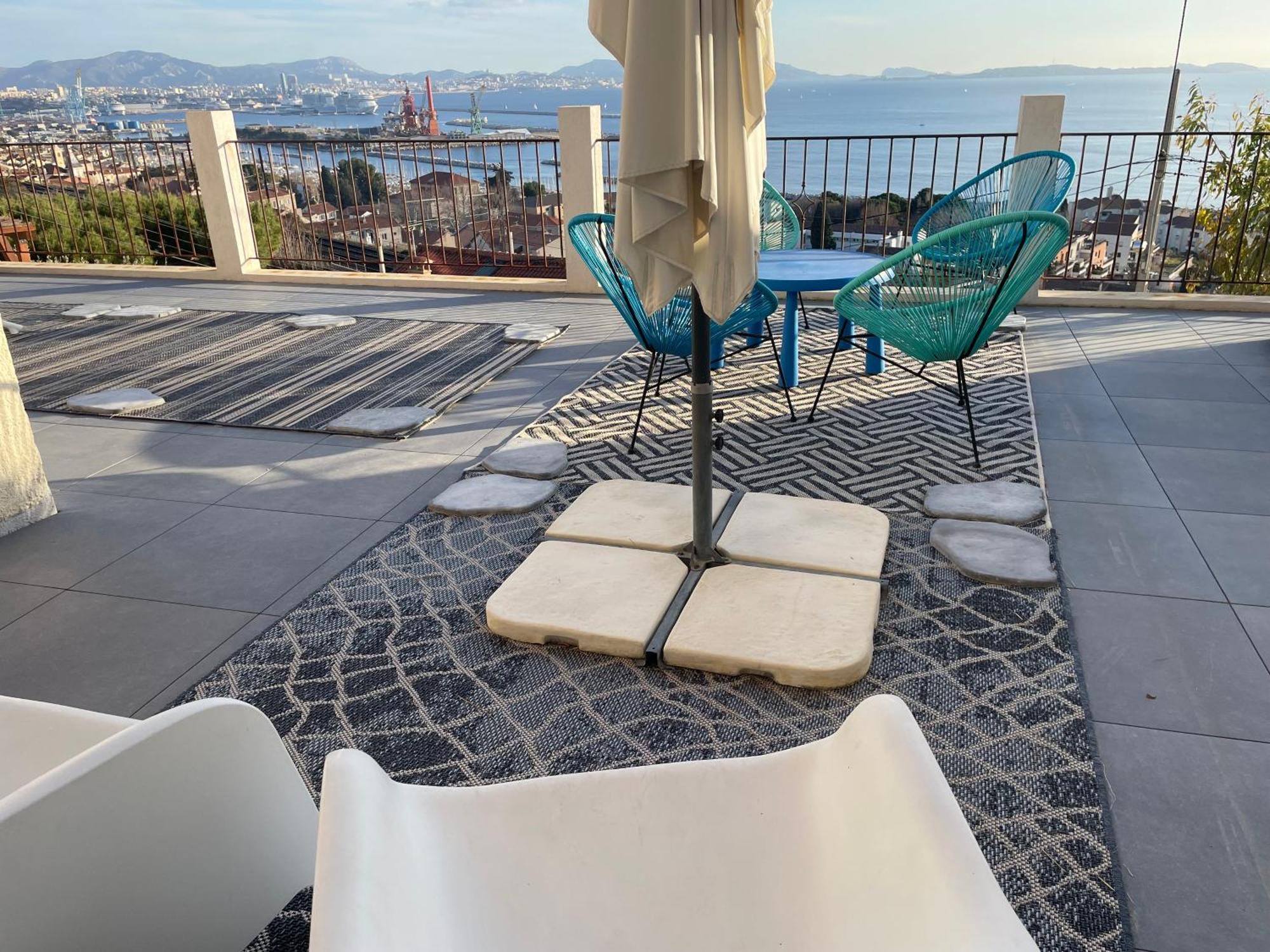 Superbe Terrasse Avec Vue Panoramique Sur La Mer Marseille Luaran gambar