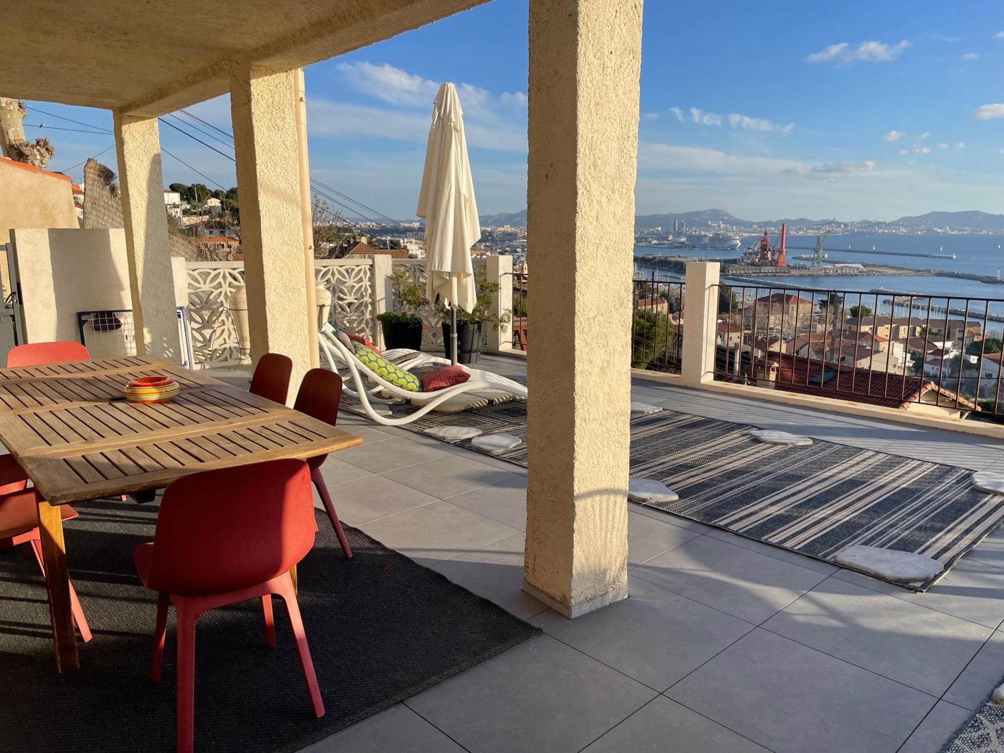 Superbe Terrasse Avec Vue Panoramique Sur La Mer Marseille Luaran gambar