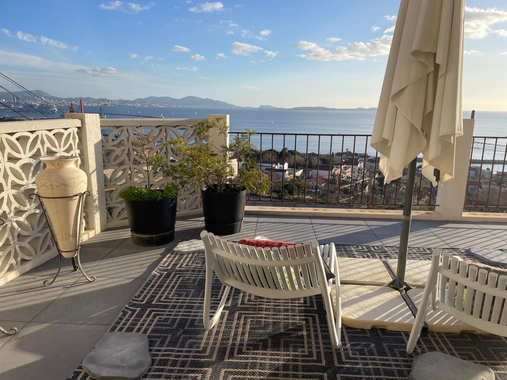 Superbe Terrasse Avec Vue Panoramique Sur La Mer Marseille Luaran gambar