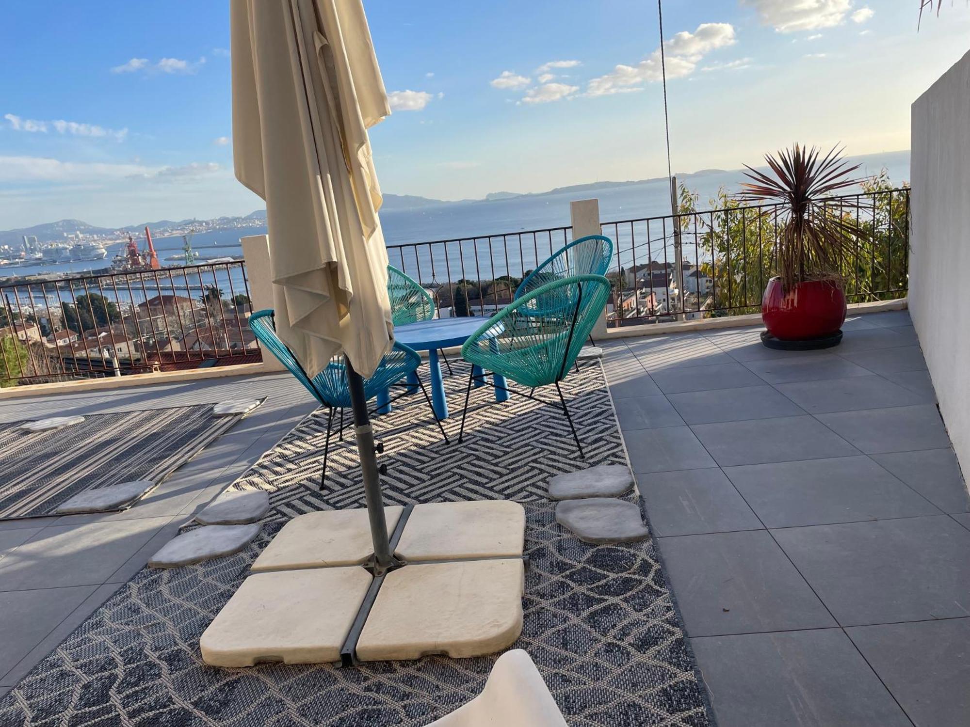 Superbe Terrasse Avec Vue Panoramique Sur La Mer Marseille Luaran gambar