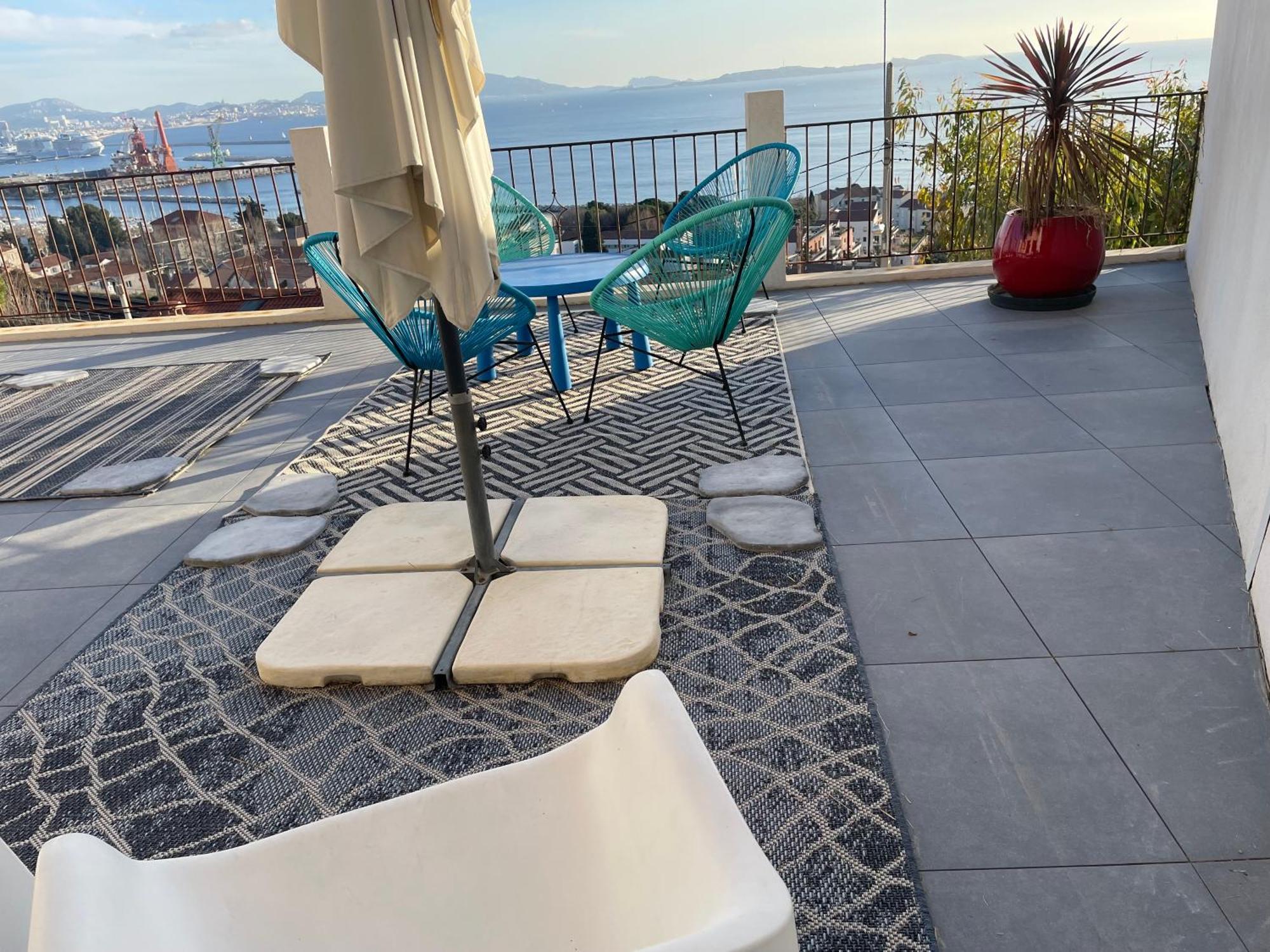 Superbe Terrasse Avec Vue Panoramique Sur La Mer Marseille Luaran gambar
