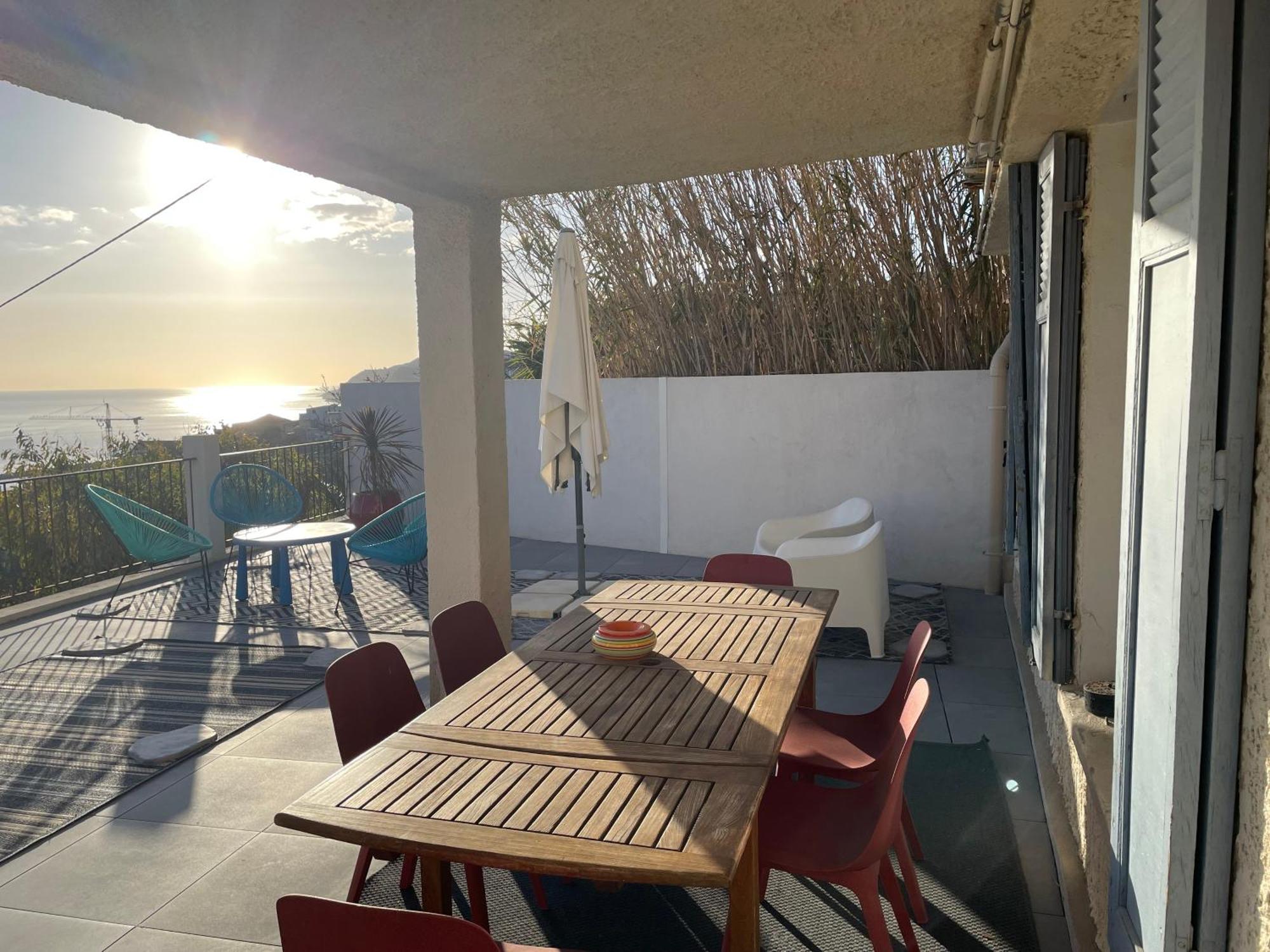 Superbe Terrasse Avec Vue Panoramique Sur La Mer Marseille Luaran gambar