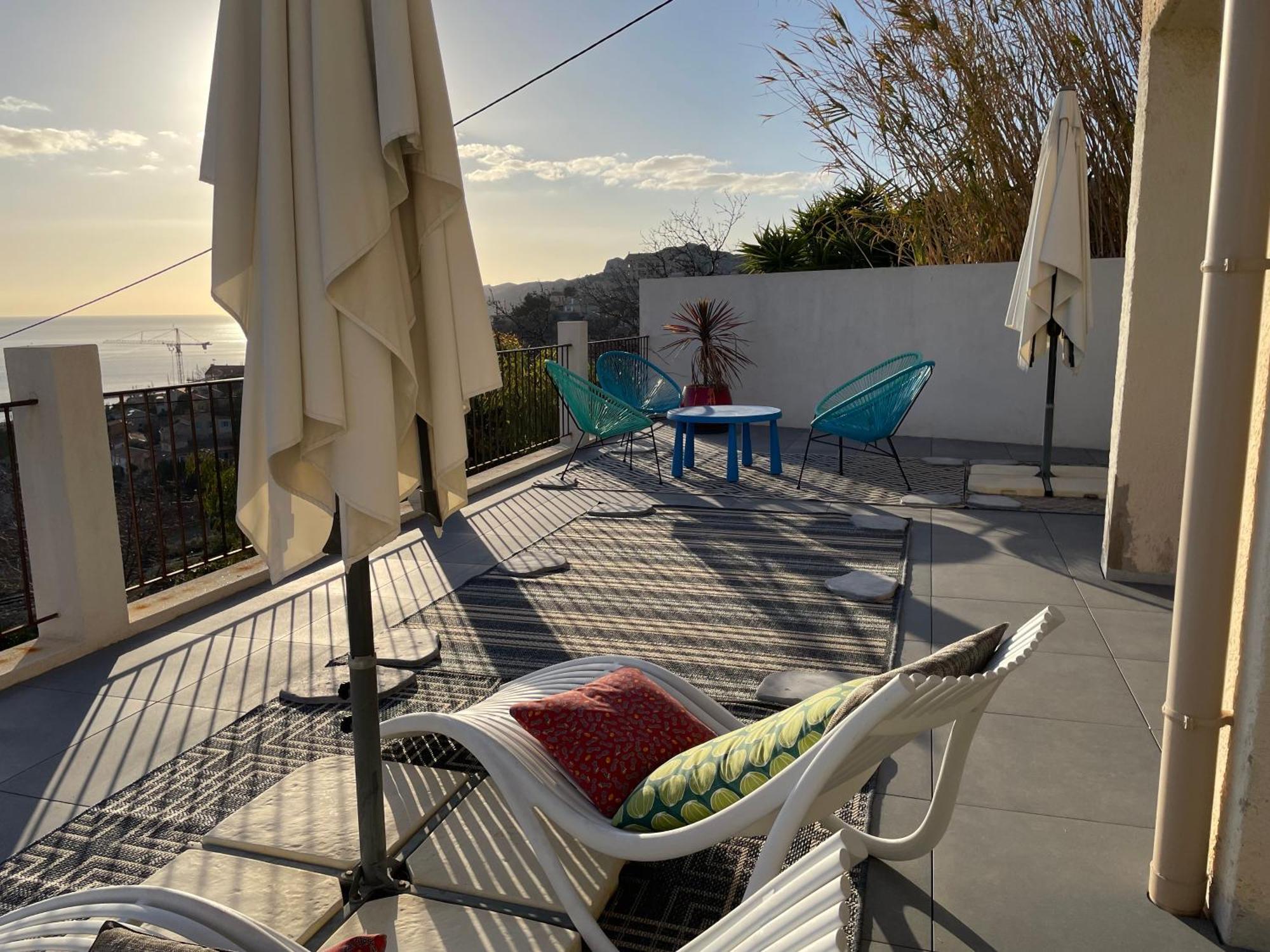 Superbe Terrasse Avec Vue Panoramique Sur La Mer Marseille Luaran gambar