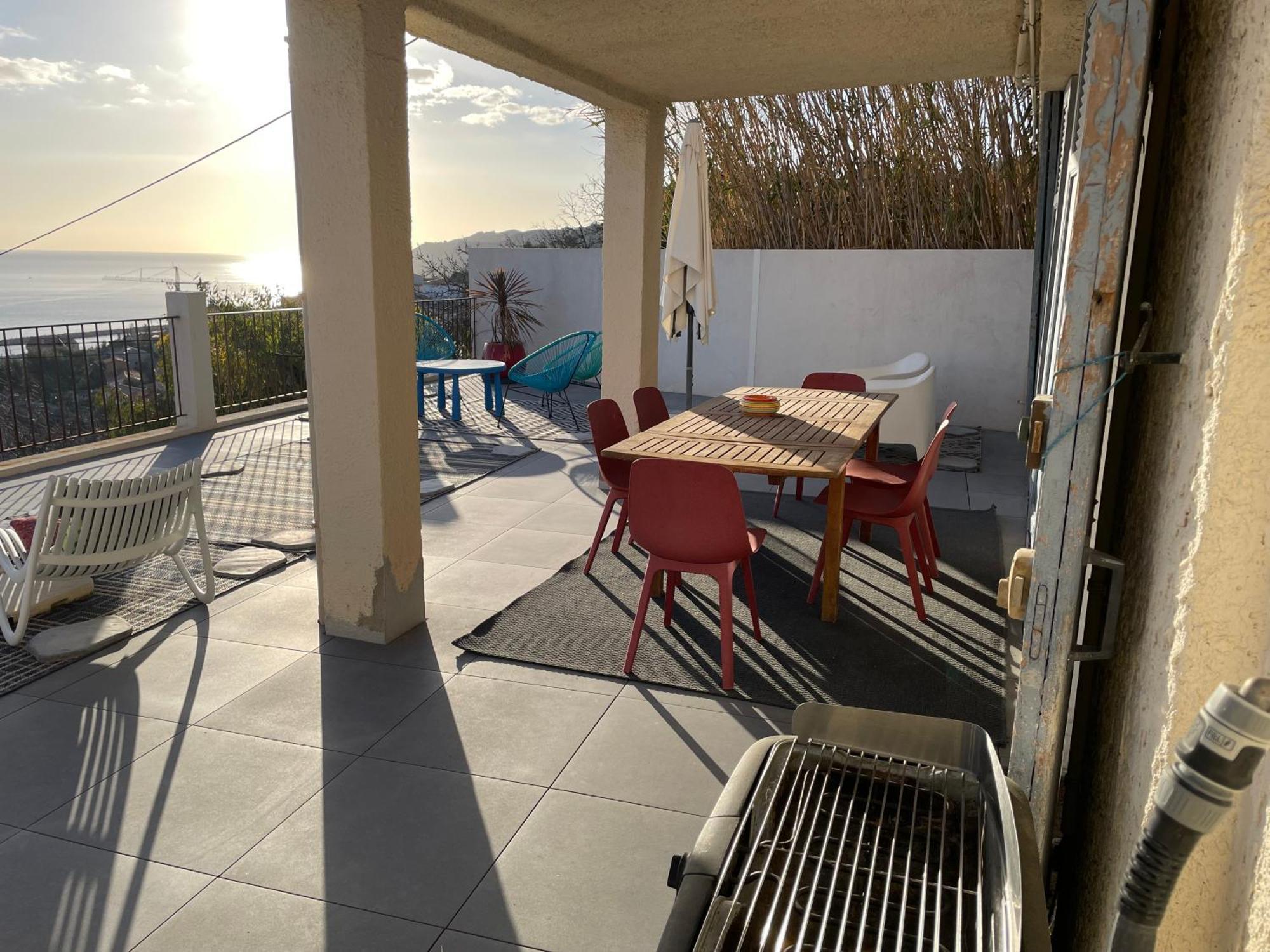 Superbe Terrasse Avec Vue Panoramique Sur La Mer Marseille Luaran gambar