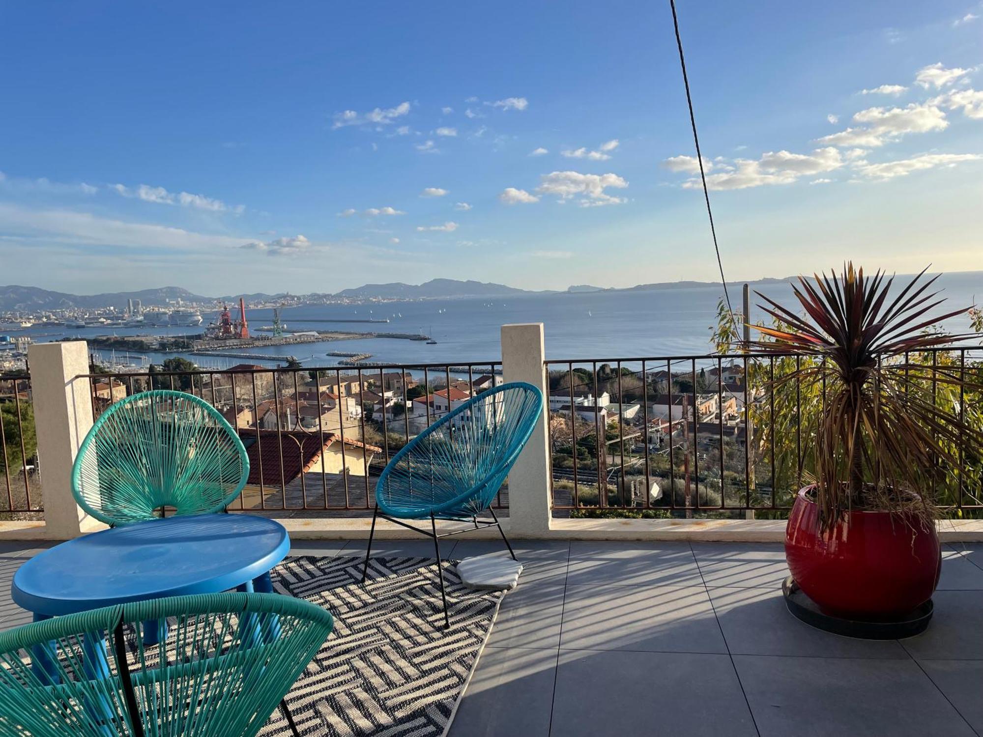 Superbe Terrasse Avec Vue Panoramique Sur La Mer Marseille Luaran gambar