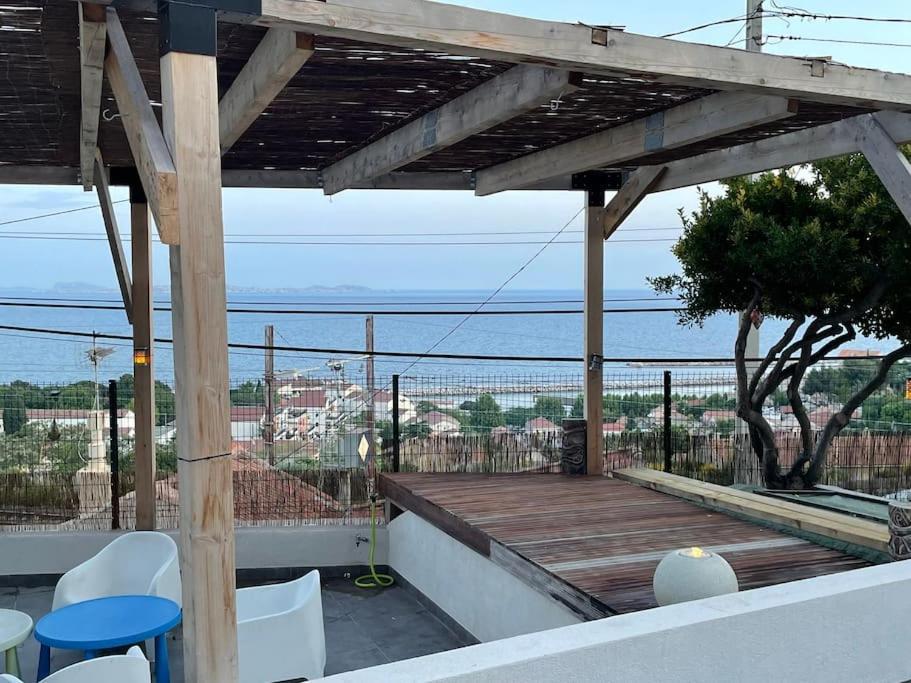 Superbe Terrasse Avec Vue Panoramique Sur La Mer Marseille Luaran gambar