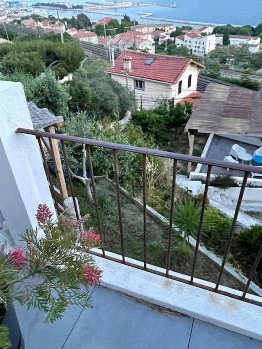 Superbe Terrasse Avec Vue Panoramique Sur La Mer Marseille Luaran gambar