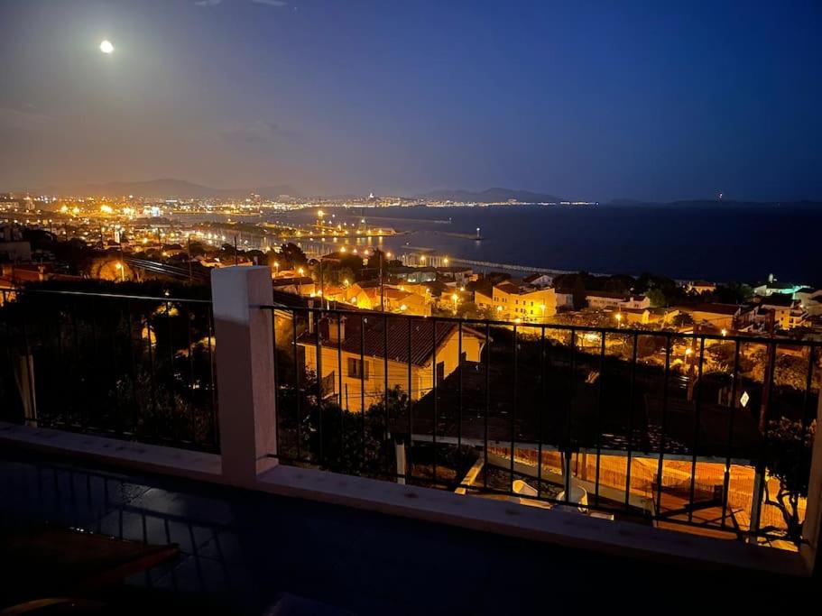 Superbe Terrasse Avec Vue Panoramique Sur La Mer Marseille Luaran gambar